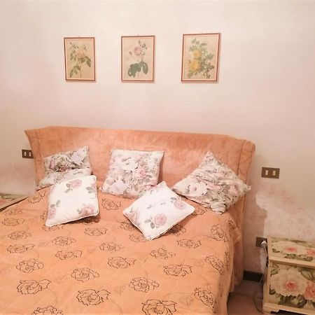 Апартаменти Casa Gisela Дезенцано-дель-Гарда Екстер'єр фото